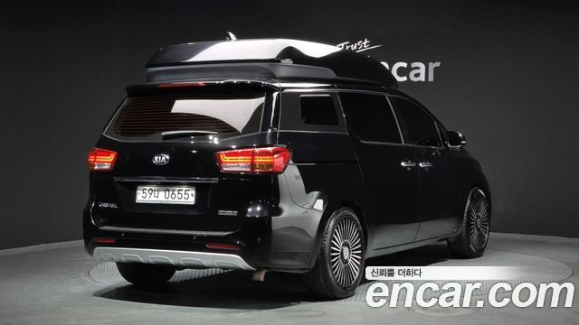 Kia Carnival 2015 thumb 3
