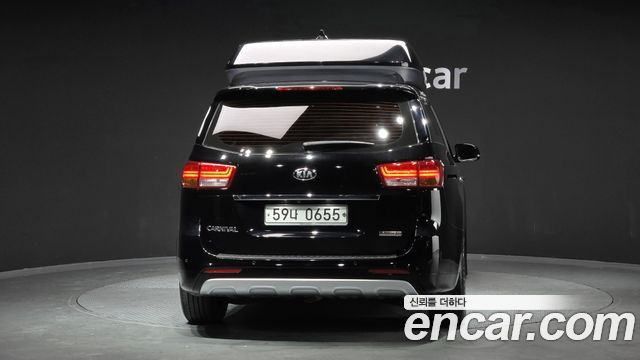 Kia Carnival 2015 thumb 5