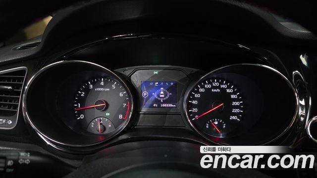 Kia Carnival 2015 thumb 9