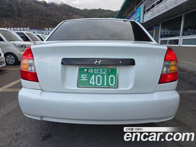 Hyundai Verna 2001 thumb 3
