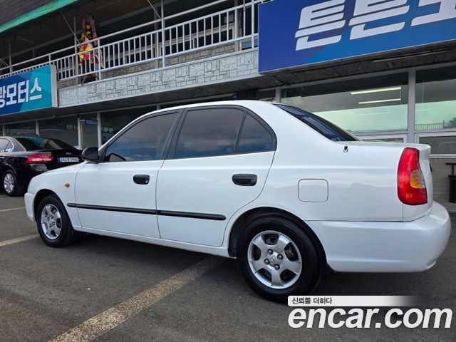 Hyundai Verna 2001 thumb 5