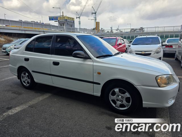Hyundai Verna 2001 thumb 7