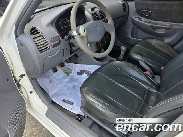 Hyundai Verna 2001 thumb 8