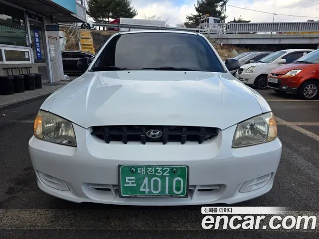 Hyundai Verna 2001 thumb 11