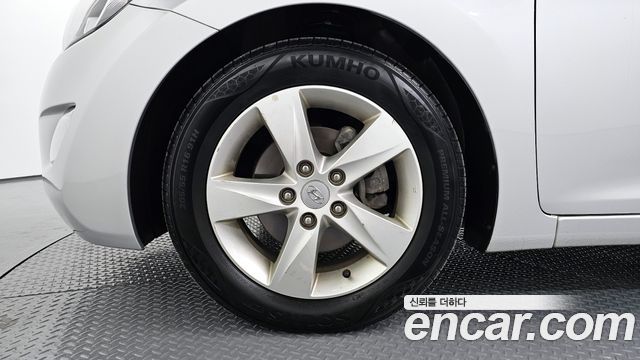 Hyundai Avante 2011 thumb 5