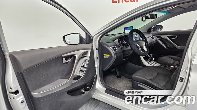 Hyundai Avante 2011 thumb 10