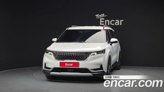 Kia Carnival 2023 thumb 4