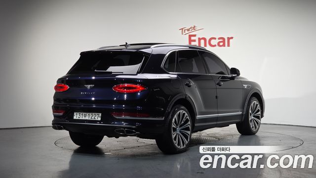 Bentley Bentayga 2022 thumb 3