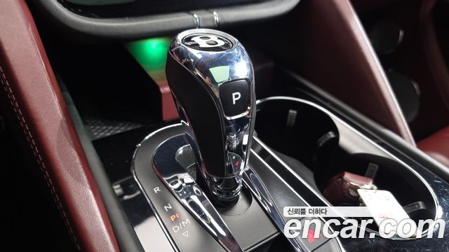 Bentley Bentayga 2022 thumb 10