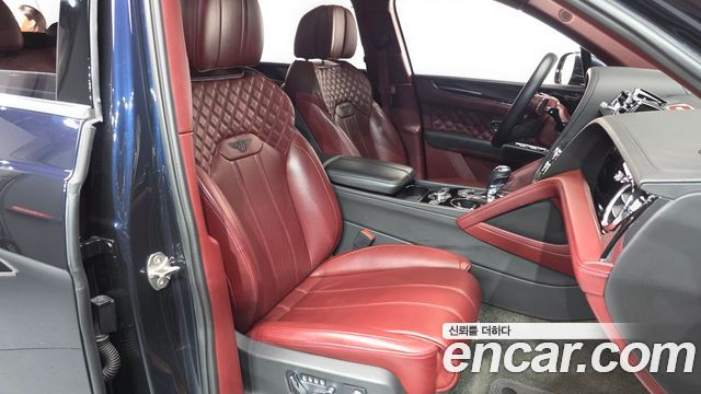 Bentley Bentayga 2022 thumb 11