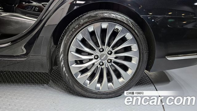Genesis G90 2017 thumb 6