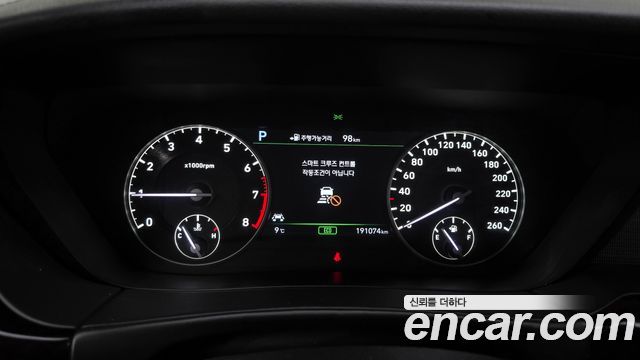 Genesis G90 2017 thumb 9