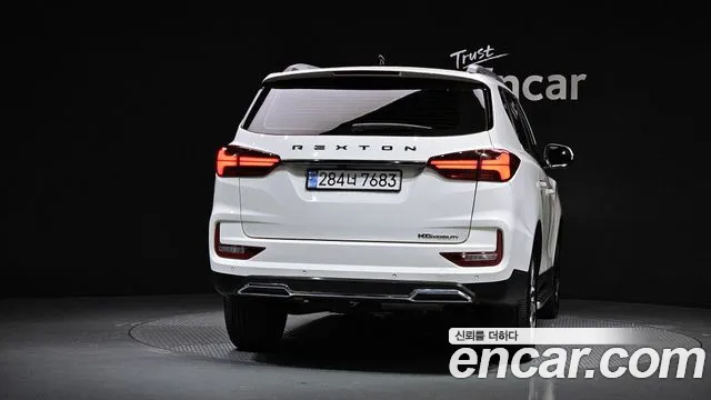 SsangYong Rexton 2023 thumb 5