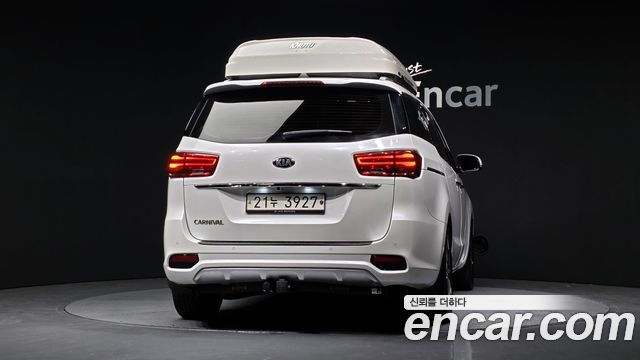 Kia Carnival 2018 thumb 4