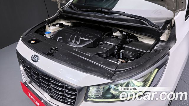 Kia Carnival 2018 thumb 6