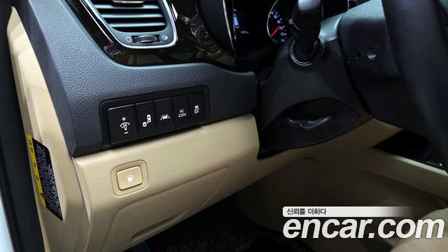 Kia Carnival 2018 thumb 12