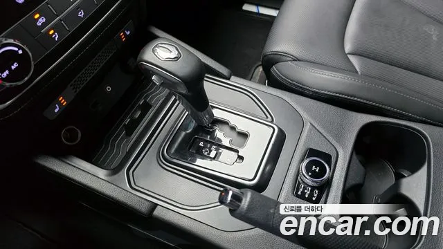 SsangYong Rexton 2019 thumb 10