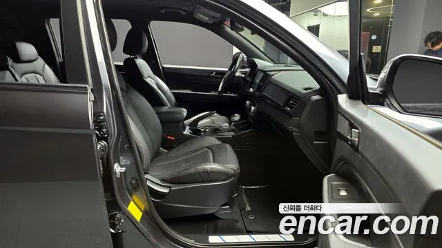 SsangYong Rexton 2019 thumb 11