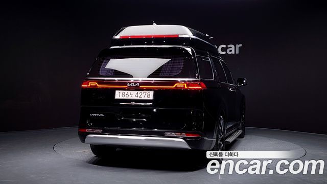 Kia Carnival 2021 thumb 5