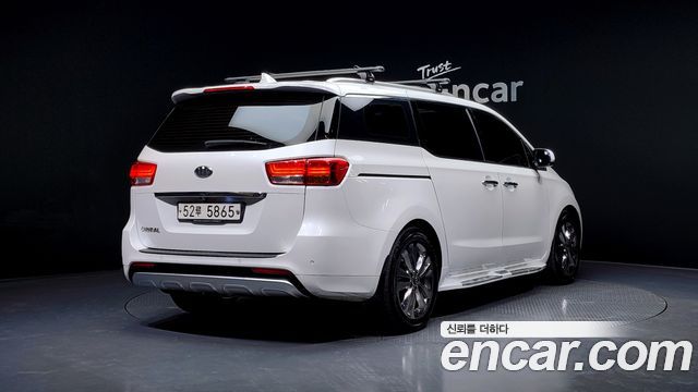 Kia Carnival 2016 thumb 3