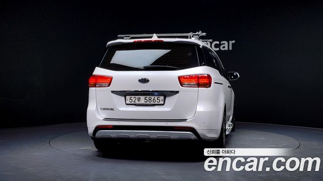 Kia Carnival 2016 thumb 5
