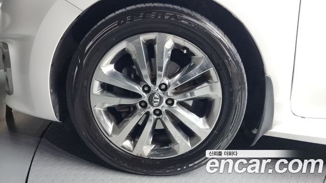 Kia Carnival 2016 thumb 6