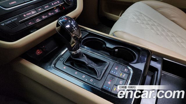Kia Carnival 2016 thumb 9