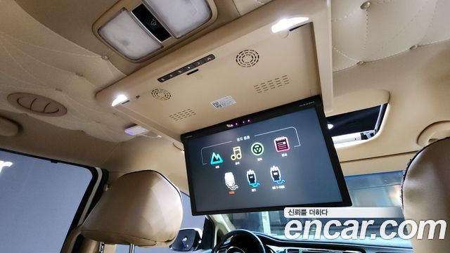 Kia Carnival 2016 thumb 11
