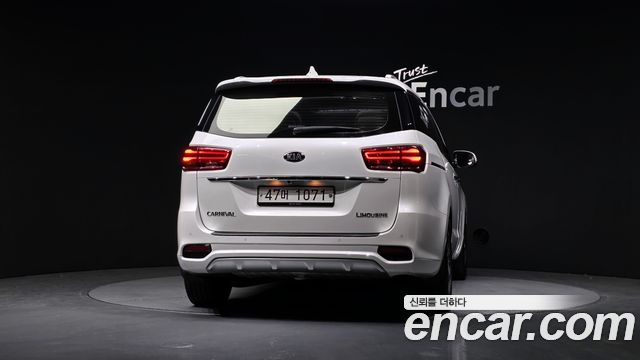 Kia Carnival 2018 thumb 4