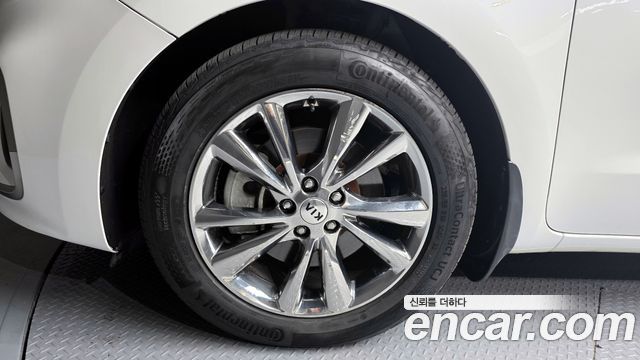 Kia Carnival 2018 thumb 5