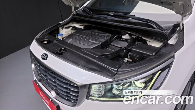 Kia Carnival 2018 thumb 6