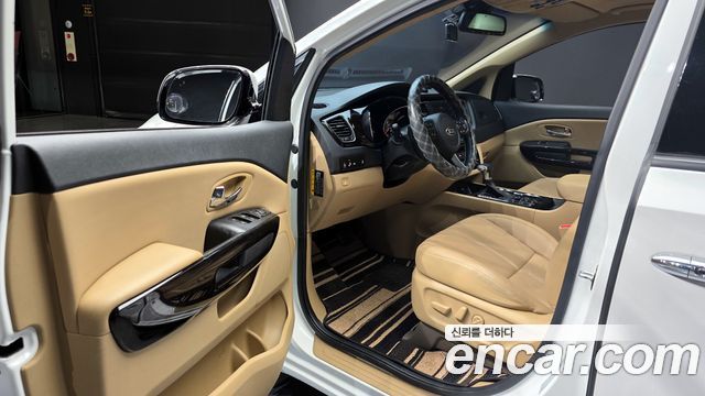 Kia Carnival 2018 thumb 12