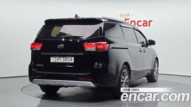 Kia Carnival 2018 thumb 2
