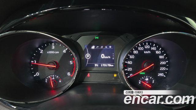 Kia Carnival 2018 thumb 8