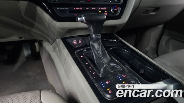 Kia Carnival 2018 thumb 9