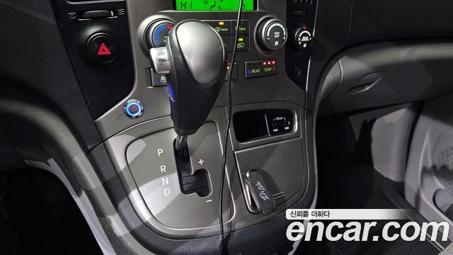 Hyundai Starex 2015 thumb 10