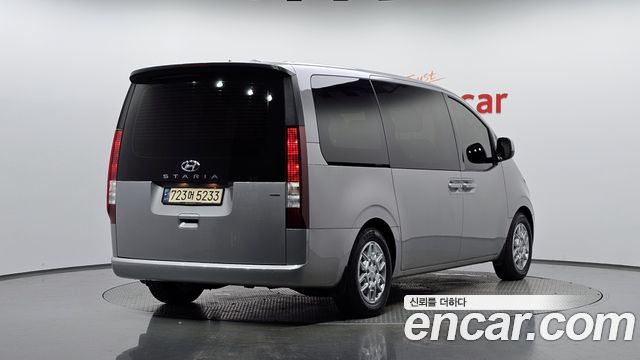 Hyundai Staria 2022 thumb 3