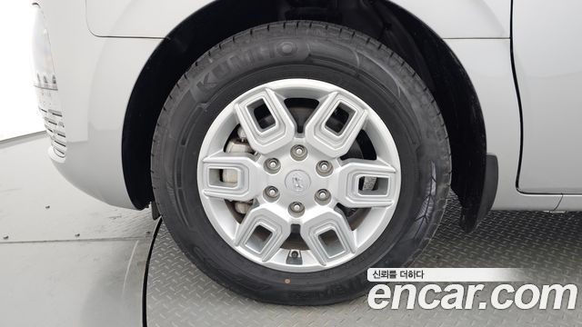 Hyundai Staria 2022 thumb 6