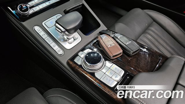 Genesis G90 2019 thumb 10