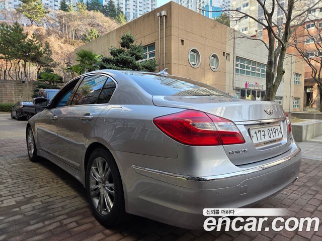 Hyundai Genesis 2011 thumb 8