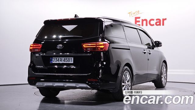 Kia Carnival 2020 thumb 3