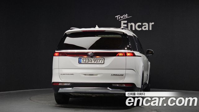 Kia Carnival 2021 thumb 5