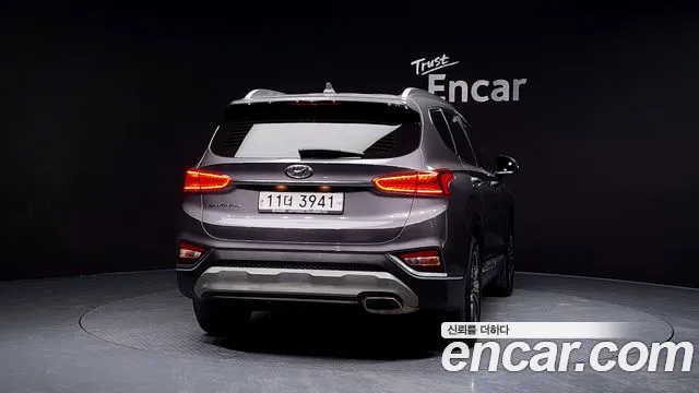 Hyundai Santa Fe 2019 thumb 4