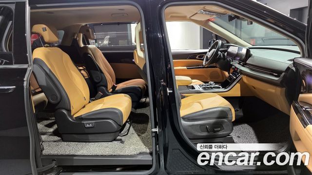 Kia Carnival 2023 thumb 10