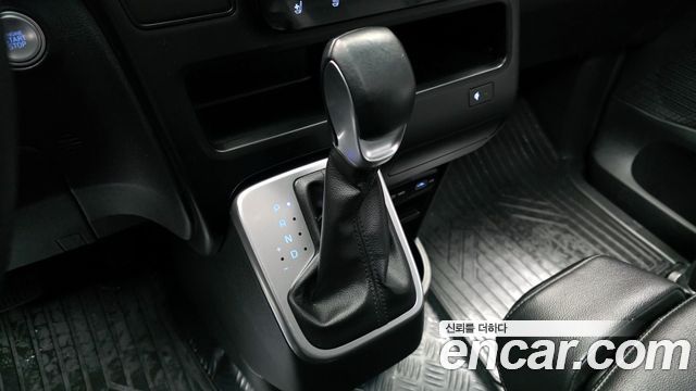 Hyundai Staria 2021 thumb 10