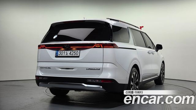 Kia Carnival 2021 thumb 3