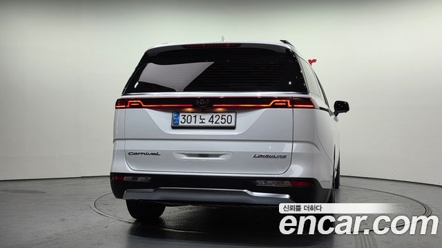 Kia Carnival 2021 thumb 5