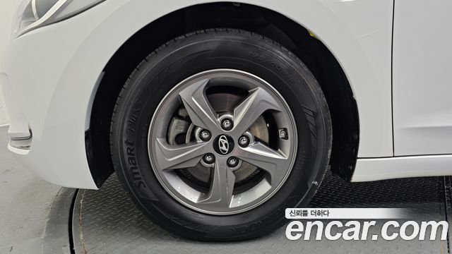 Hyundai Avante 2016 thumb 6