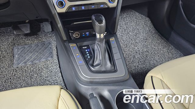 Hyundai Avante 2016 thumb 10