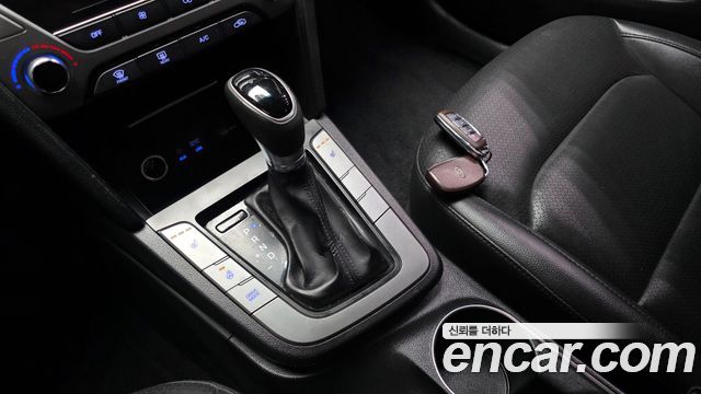 Hyundai Avante 2016 thumb 10